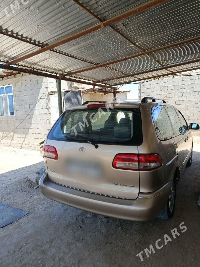 Toyota Sienna 2002 - 155 000 TMT - Ak bugdaý etraby - img 3