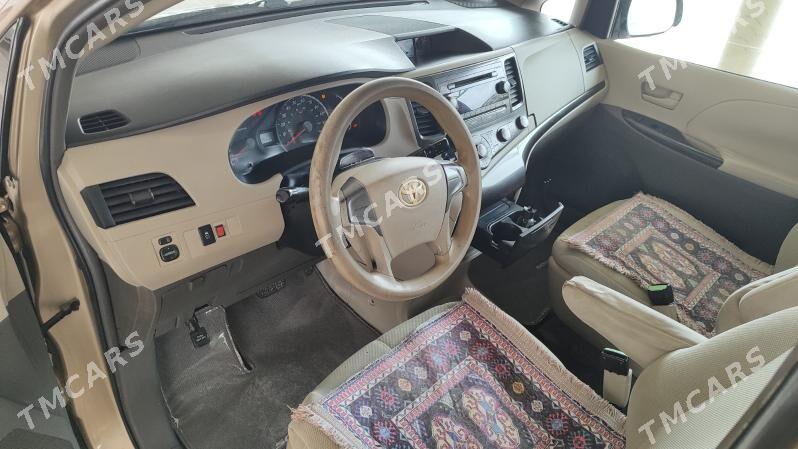Toyota Sienna 2010 - 245 000 TMT - Aşgabat - img 5