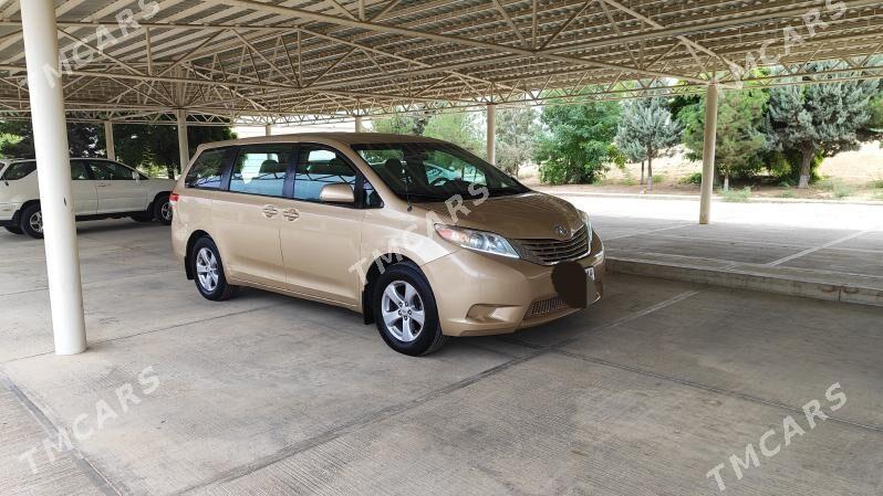 Toyota Sienna 2010 - 245 000 TMT - Aşgabat - img 3