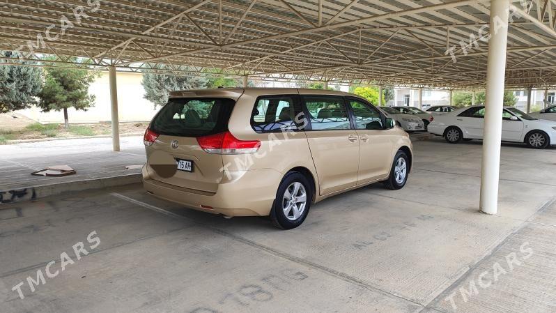 Toyota Sienna 2010 - 245 000 TMT - Aşgabat - img 6