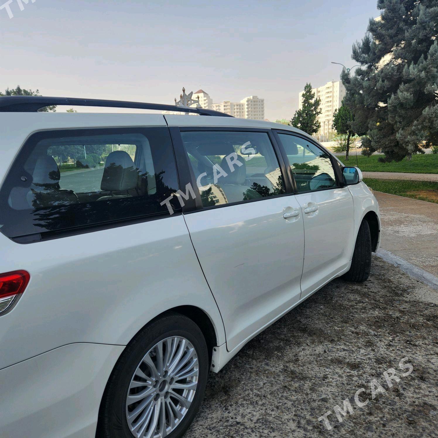 Toyota Sienna 2013 - 315 000 TMT - Ашхабад - img 6