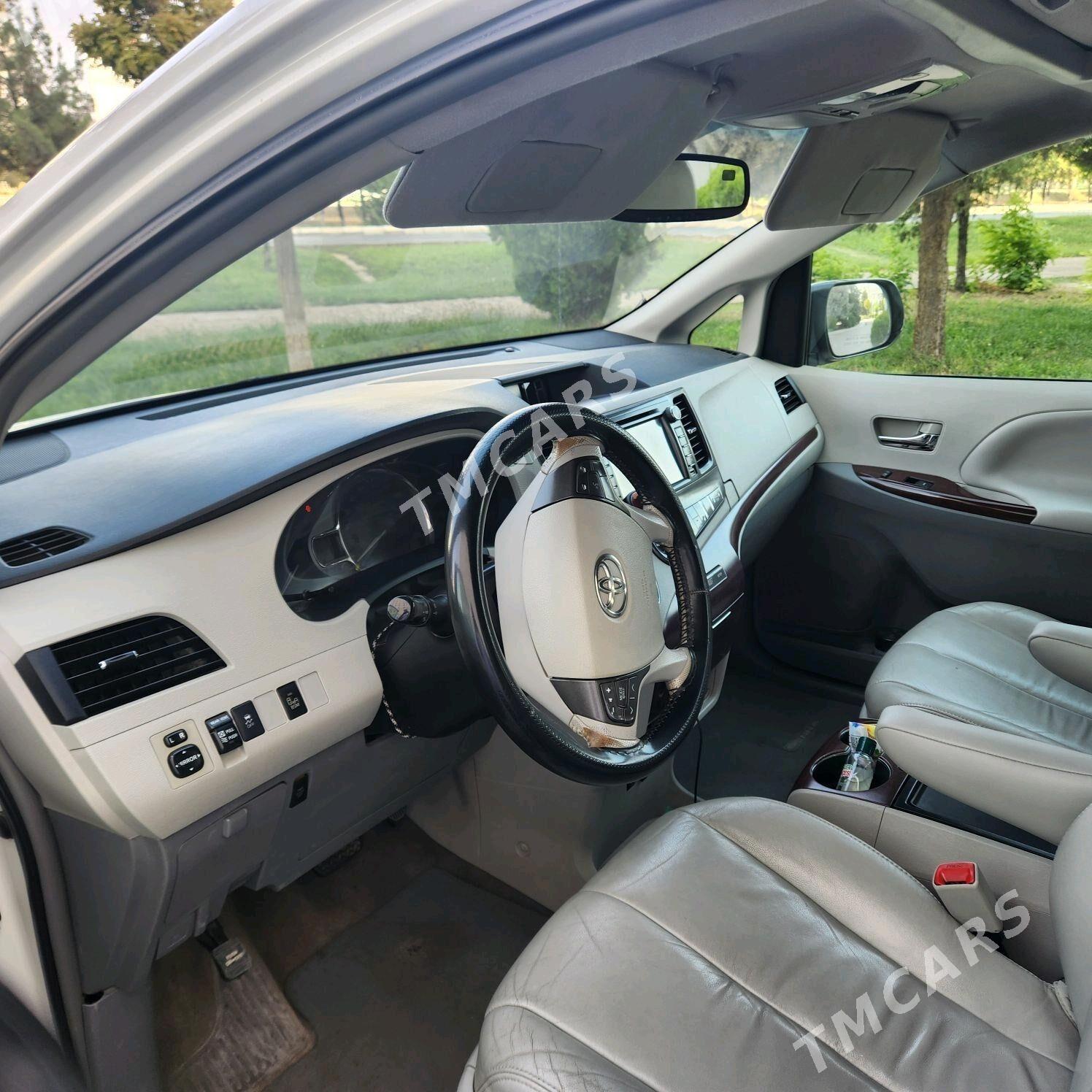 Toyota Sienna 2013 - 315 000 TMT - Ашхабад - img 3