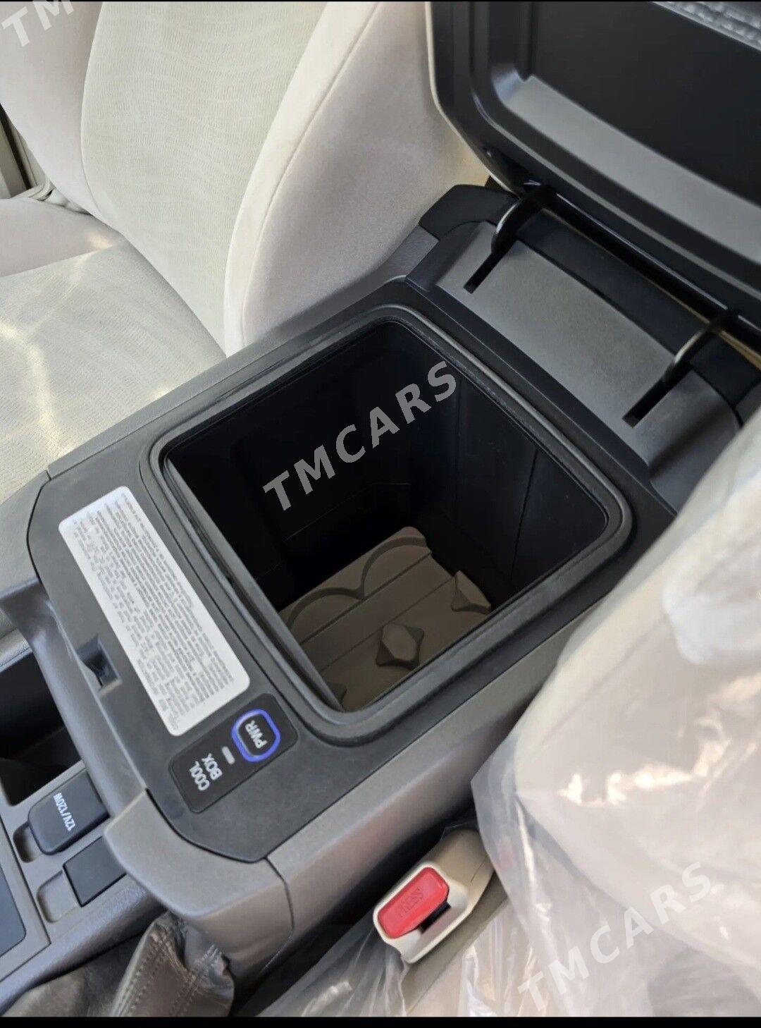 Toyota Land Cruiser Prado 2023 - 1 043 000 TMT - Ашхабад - img 2