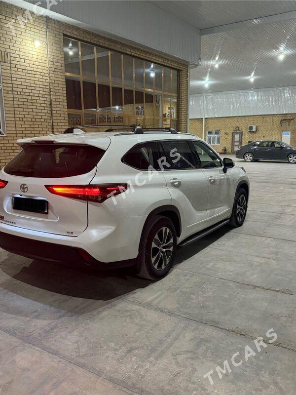 Toyota Highlander 2022 - 490 000 TMT - Мары - img 3