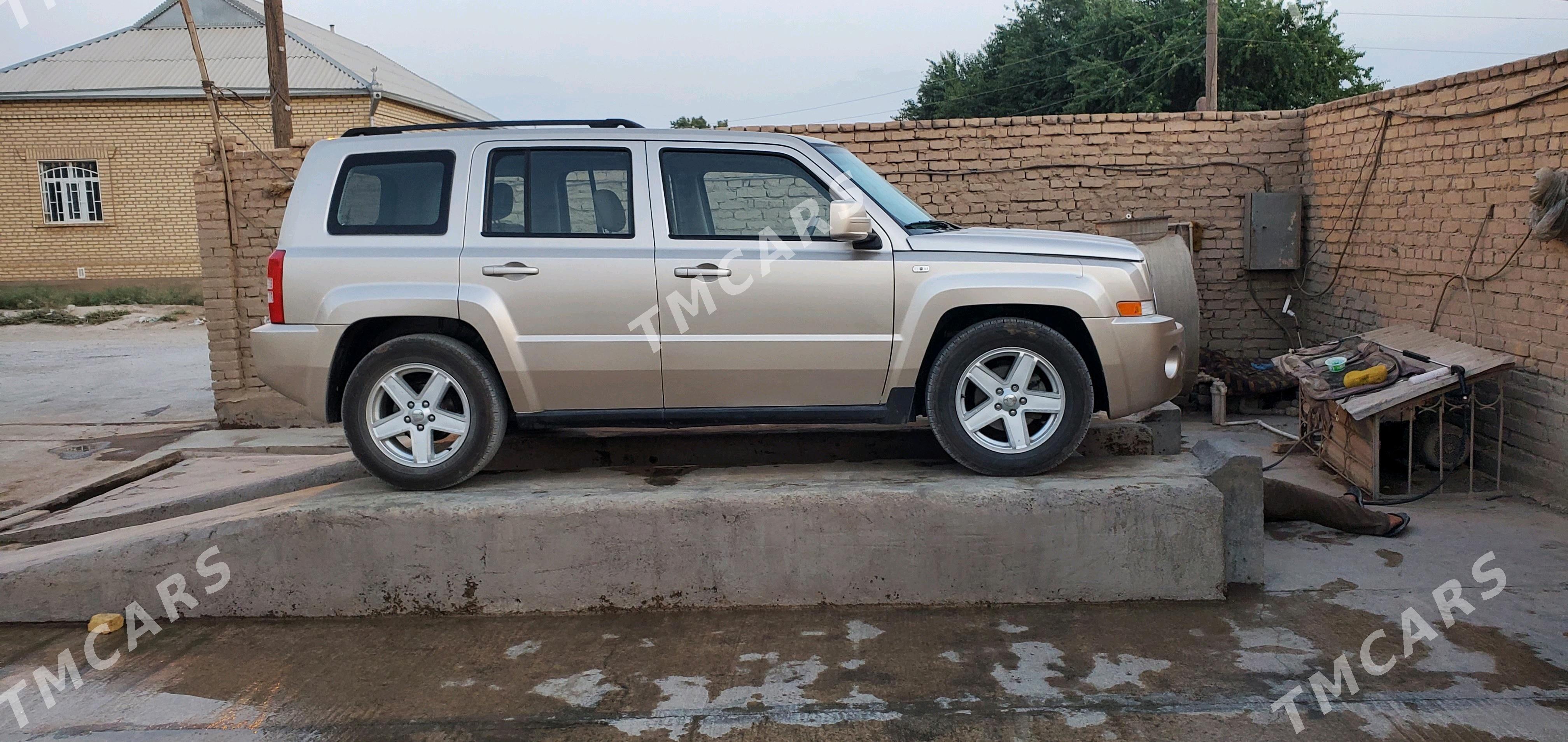 Jeep Patriot 2012 - 160 000 TMT - Теджен - img 4