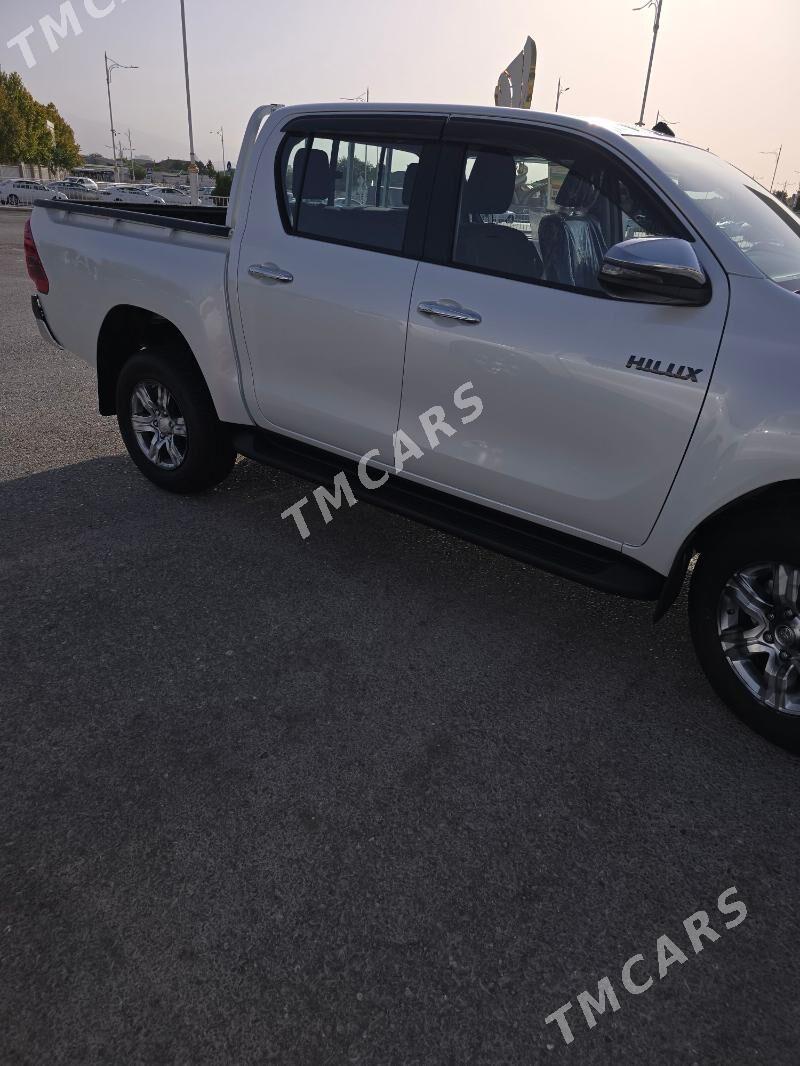 Toyota Hilux 2025 - 676 000 TMT - Aşgabat - img 4