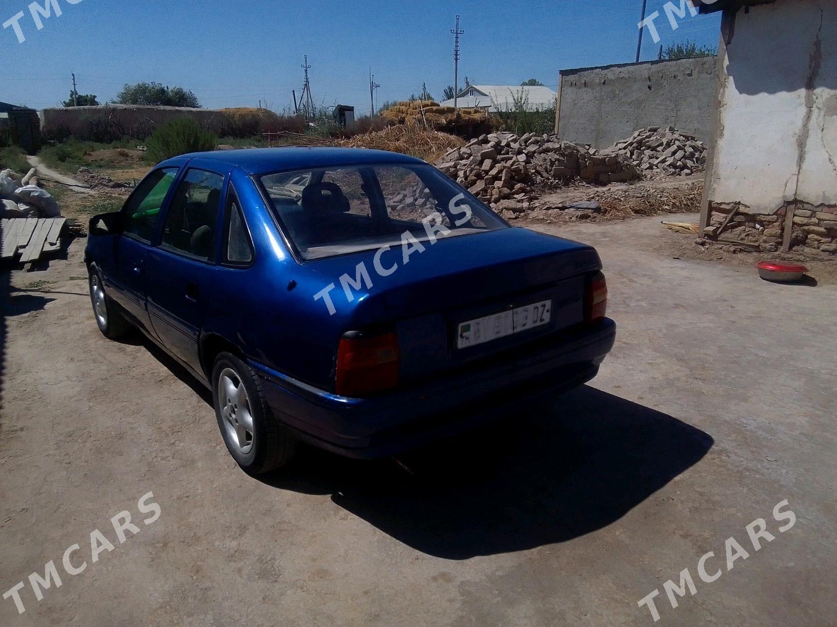 Opel Vectra 1989 - 15 000 TMT - Köneürgenç - img 4