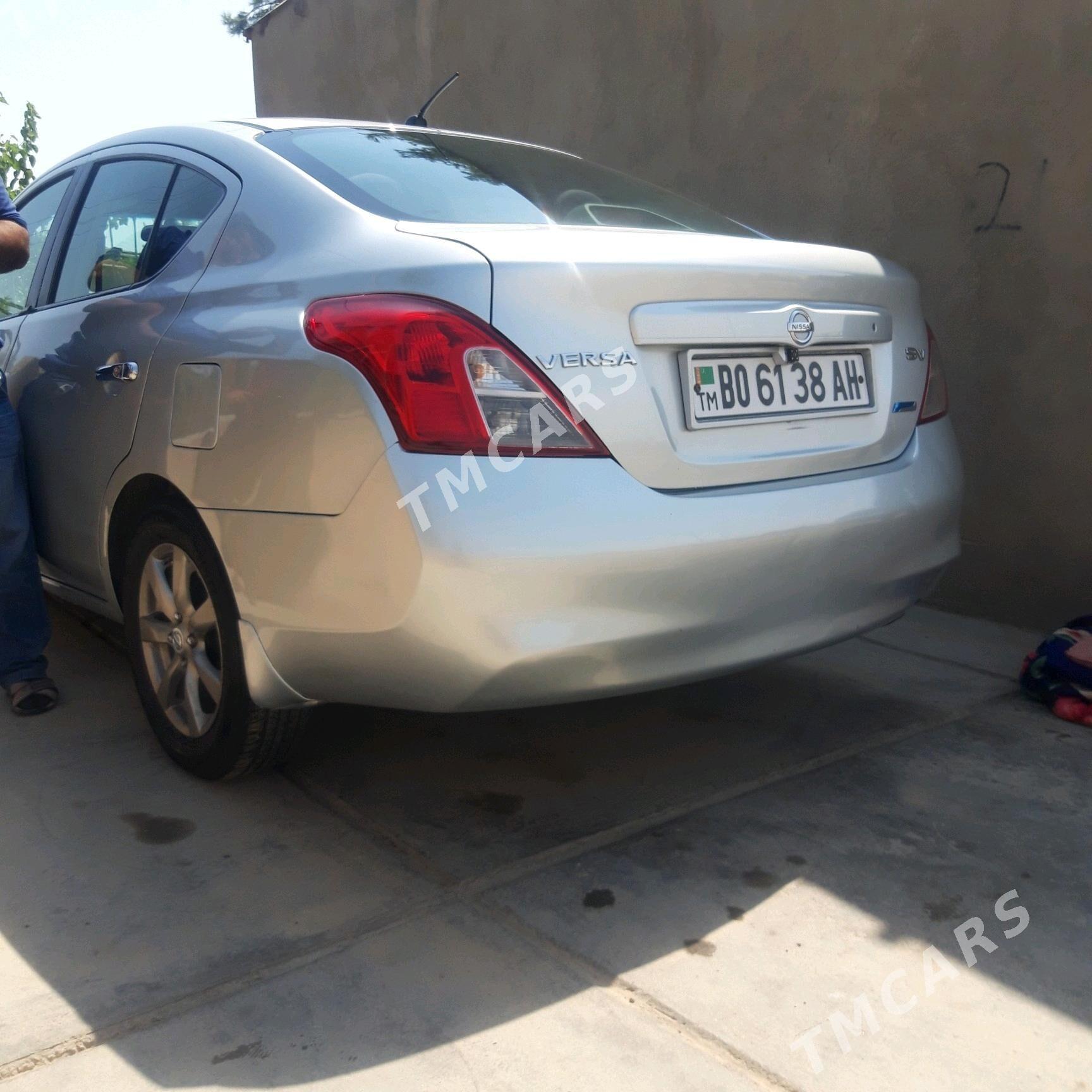 Nissan Versa 2012 - 115 000 TMT - Änew - img 2