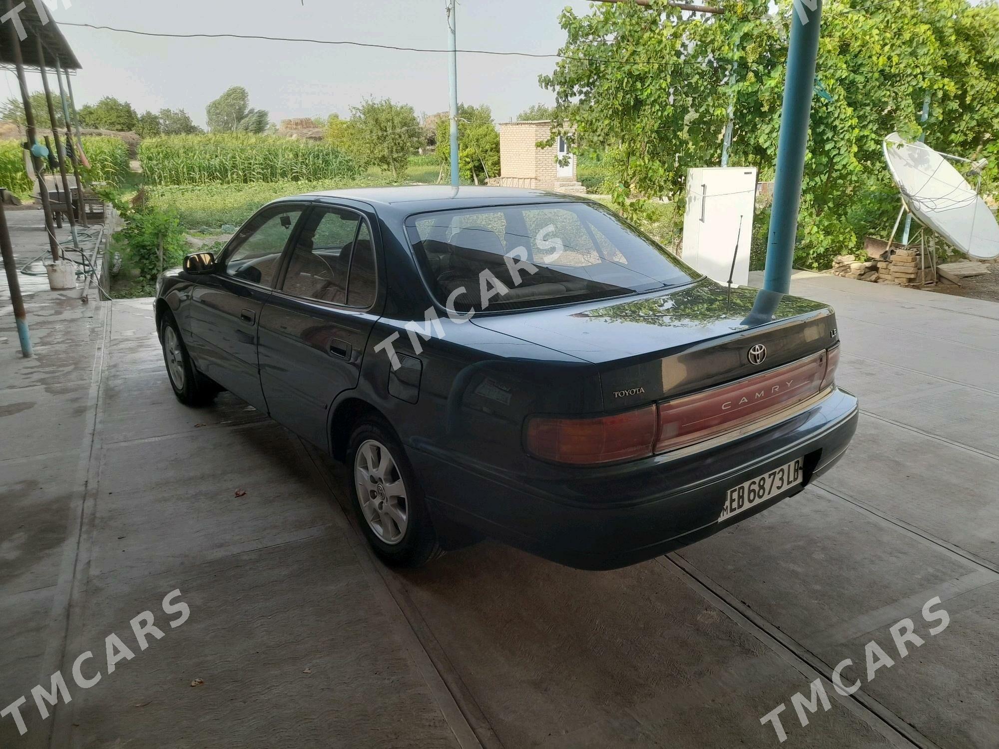 Toyota Camry 1993 - 98 000 TMT - Saýat - img 10