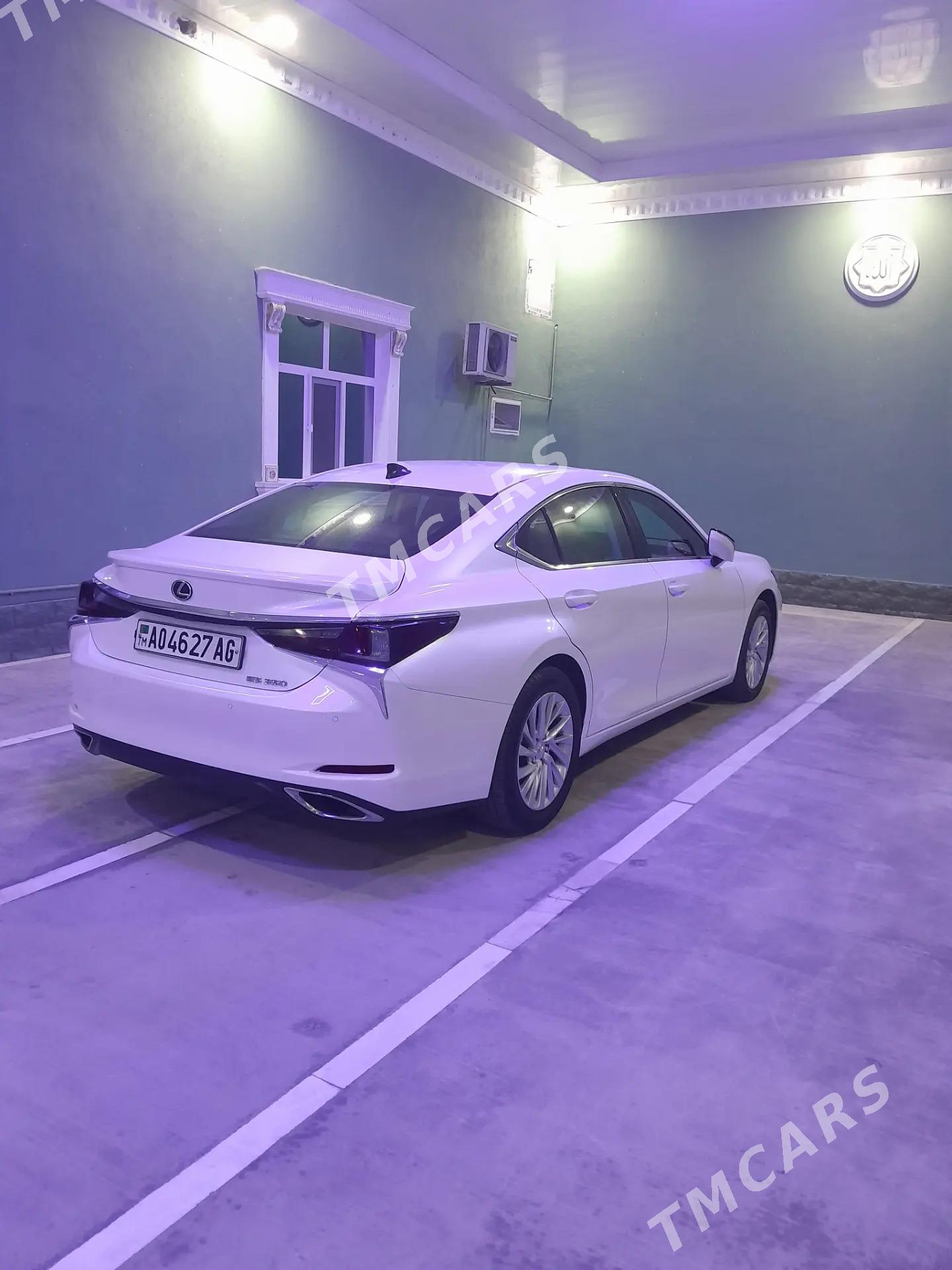Lexus ES 350 2021 - 490 000 TMT - Херрикгала - img 6