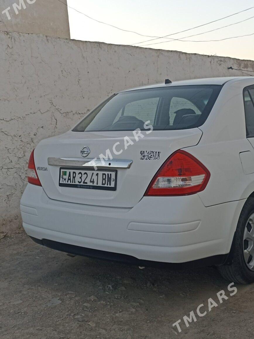 Nissan Versa 2011 - 110 000 TMT - Берекет - img 3
