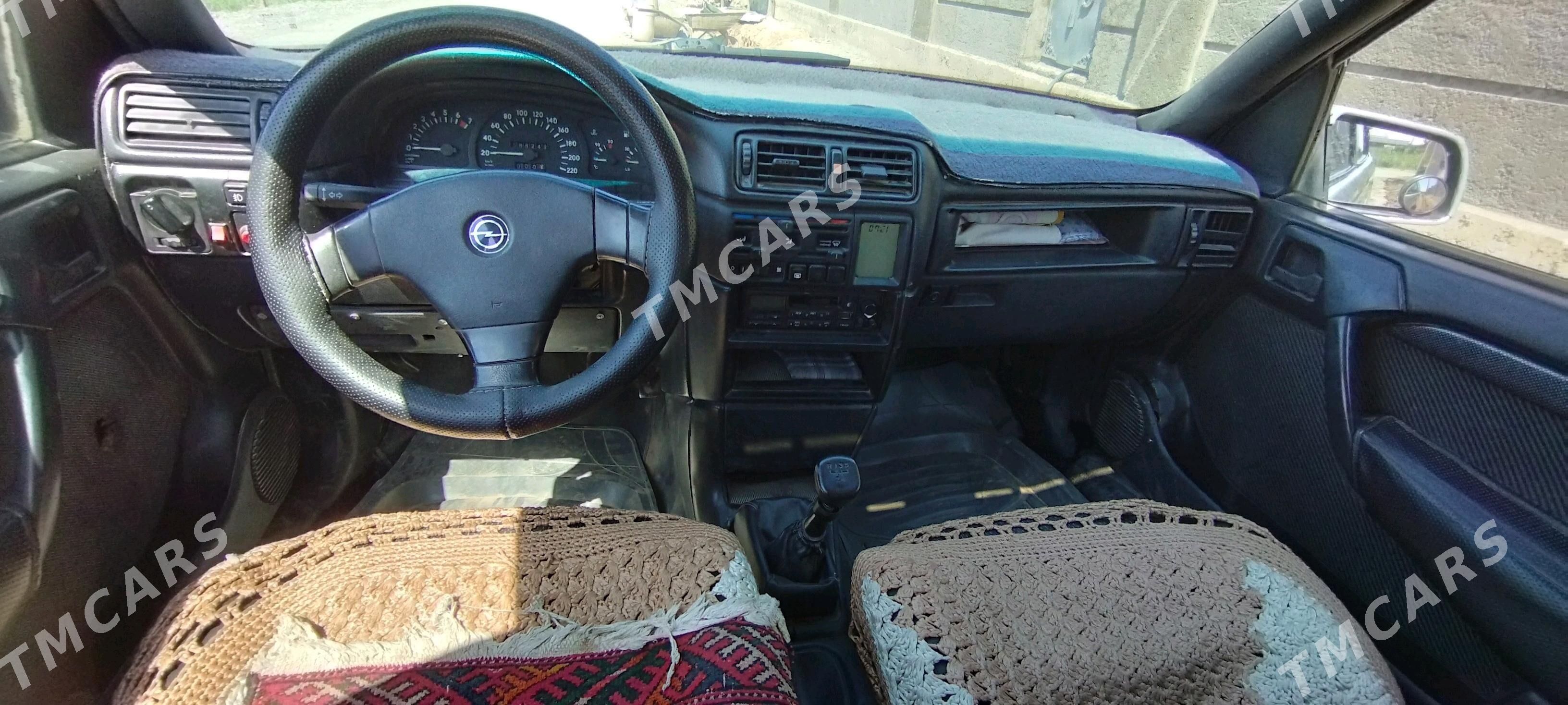 Opel Vectra 1992 - 34 000 TMT - Мары - img 3