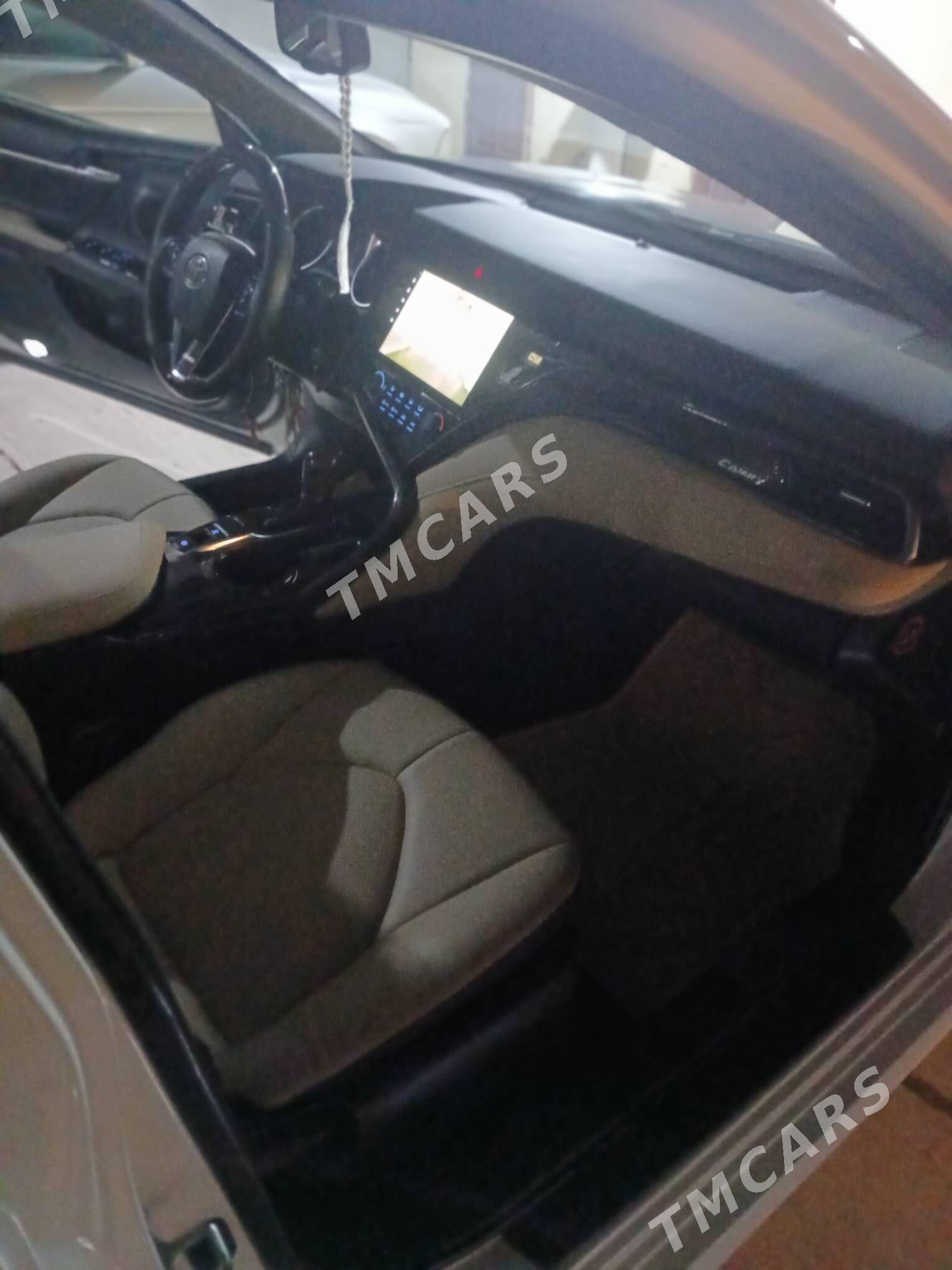 Toyota Camry 2019 - 285 000 TMT - 8 мкр - img 4