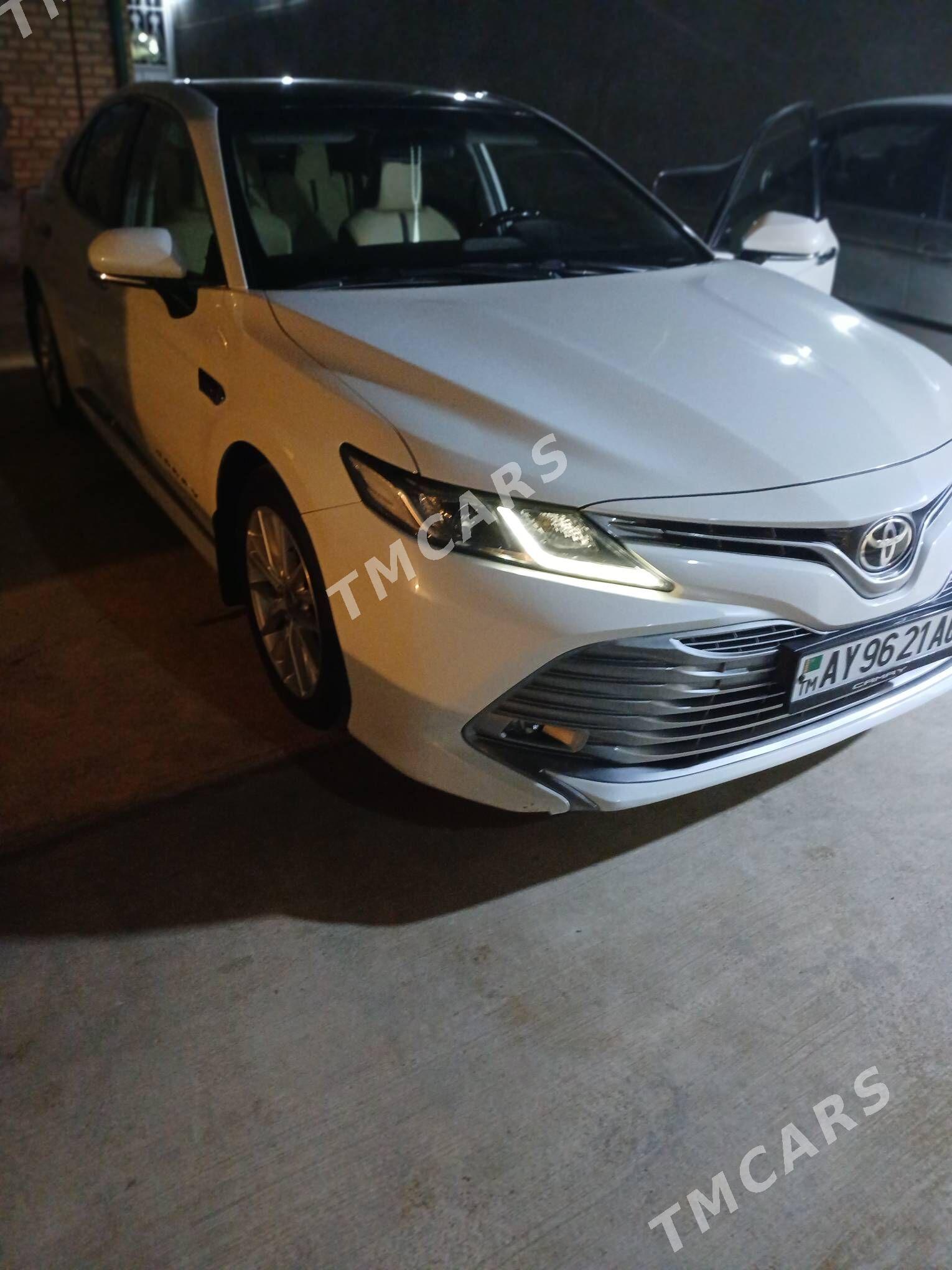 Toyota Camry 2019 - 285 000 TMT - 8 мкр - img 3