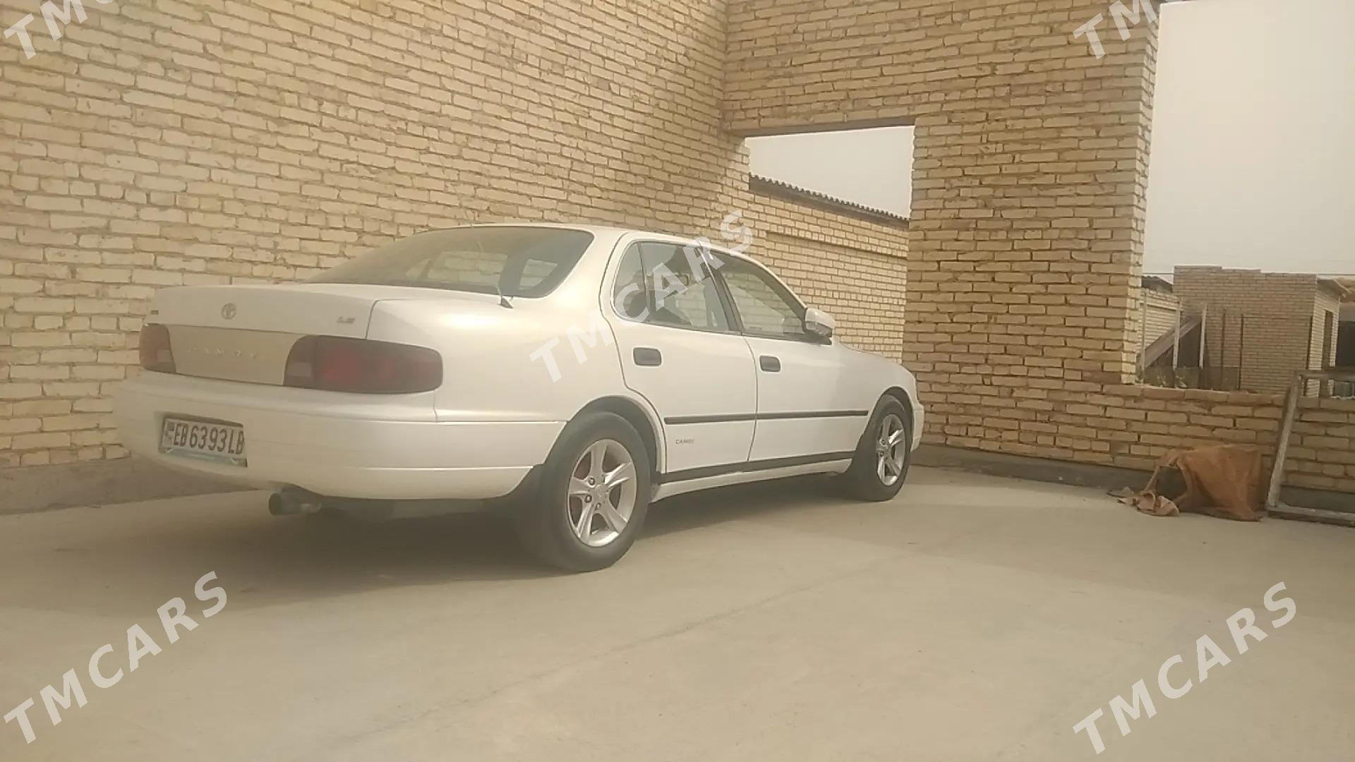 Toyota Camry 1995 - 90 000 TMT - Çärjew - img 2