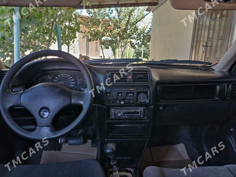 Opel Vectra 1992 - 35 000 TMT - Губадаг - img 3