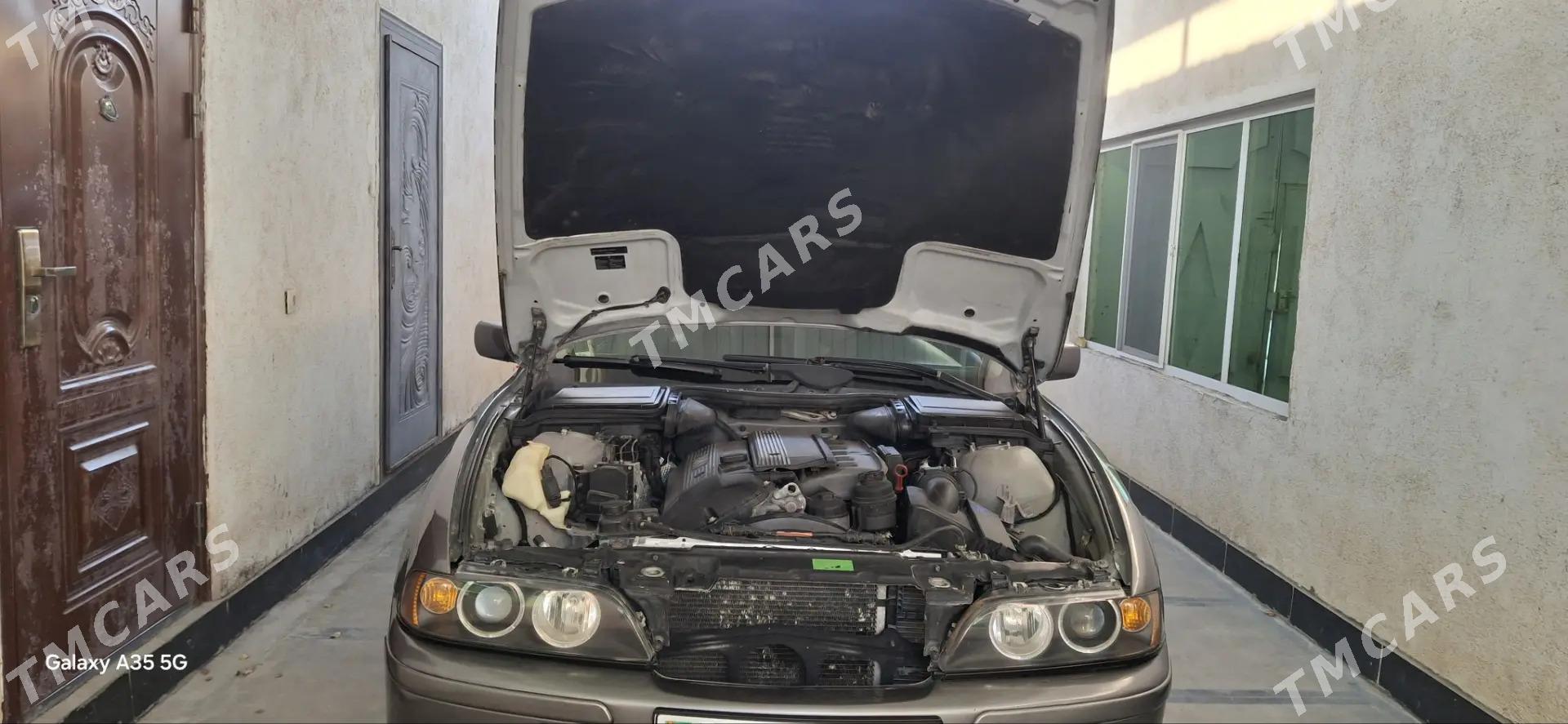 BMW E39 2002 - 129 000 TMT - Сейди - img 2