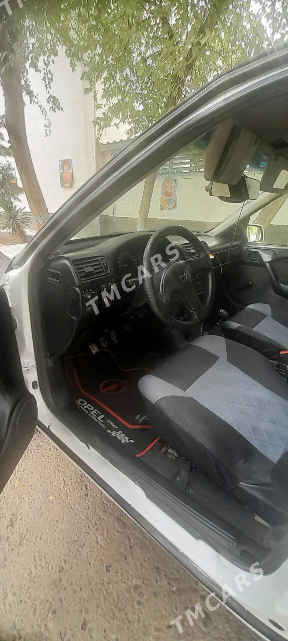 Opel Vectra 1992 - 35 000 TMT - Мары - img 2