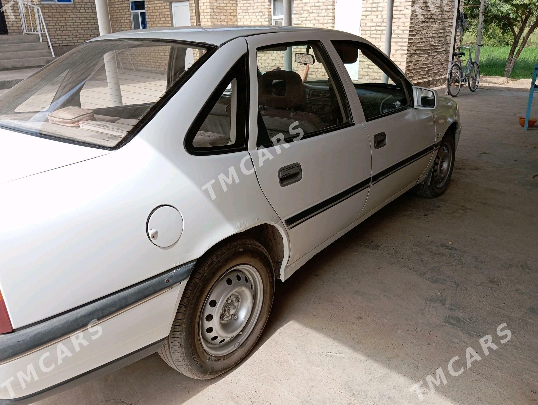 Opel Vectra 1990 - 27 000 TMT - Tejen - img 2
