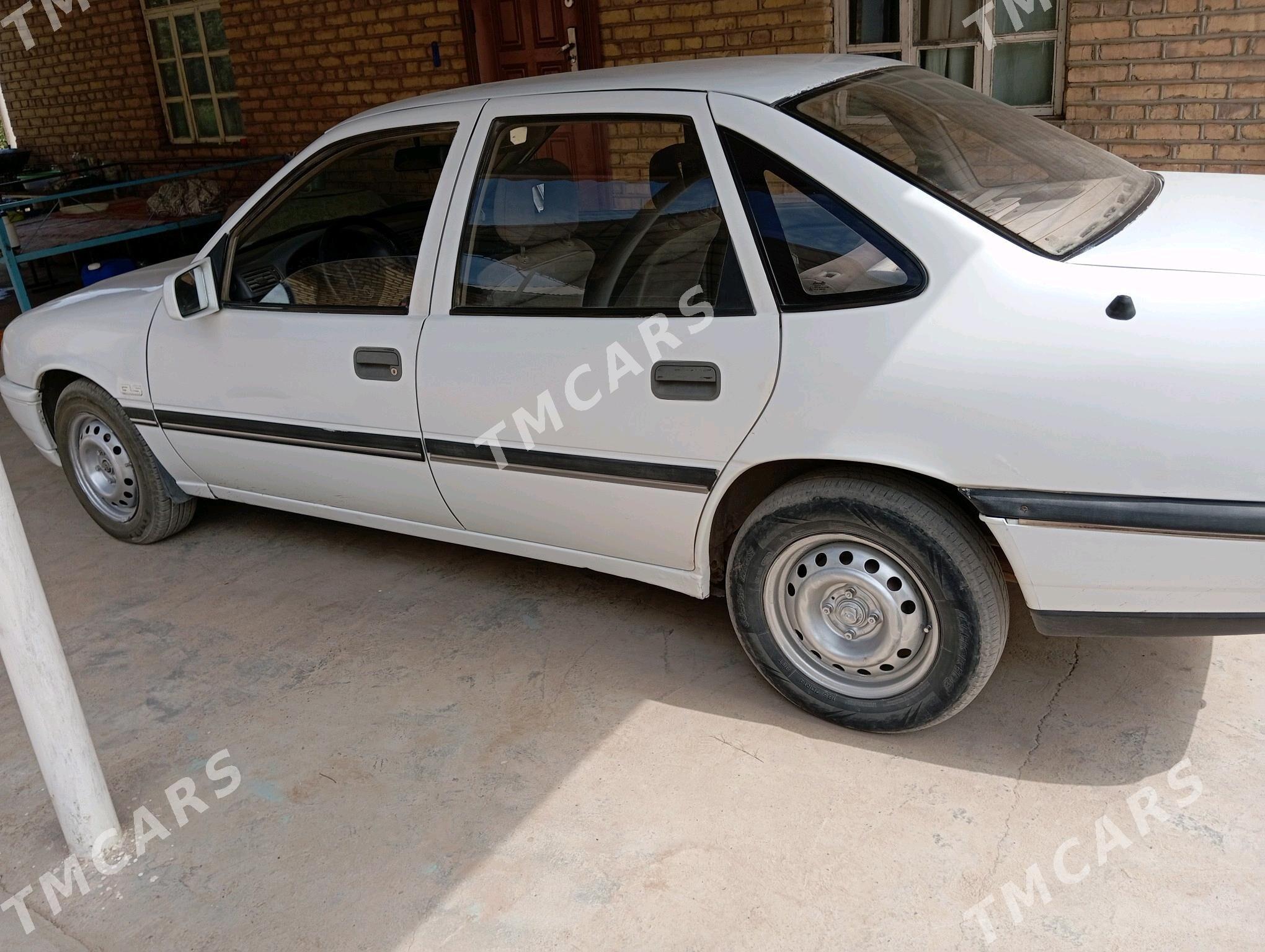 Opel Vectra 1990 - 27 000 TMT - Tejen - img 3
