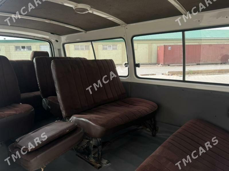 Toyota Hiace 2005 - 85 000 TMT - Mary - img 9