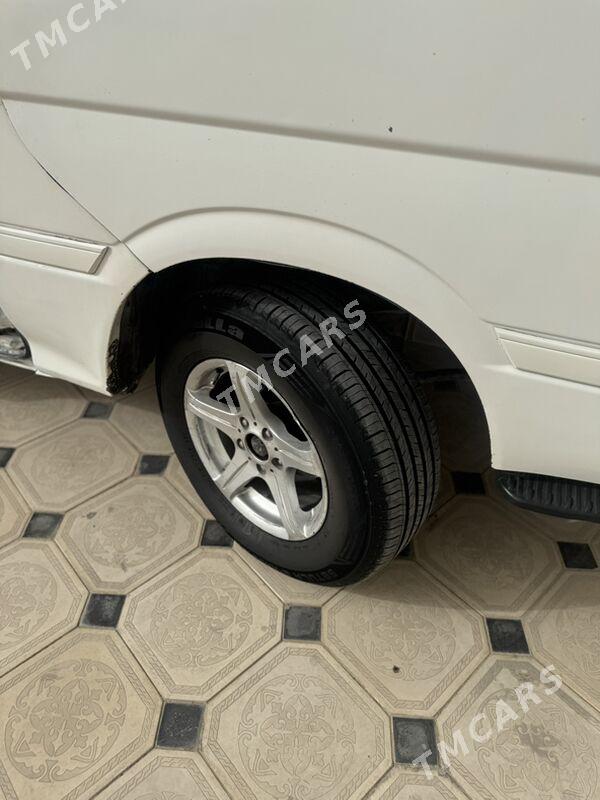Toyota Hiace 2005 - 85 000 TMT - Mary - img 5