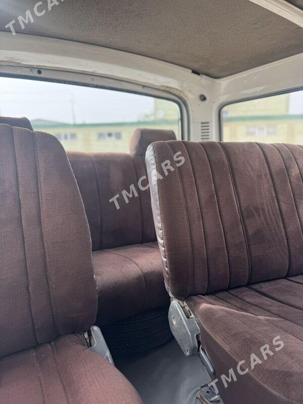 Toyota Hiace 2005 - 85 000 TMT - Mary - img 2