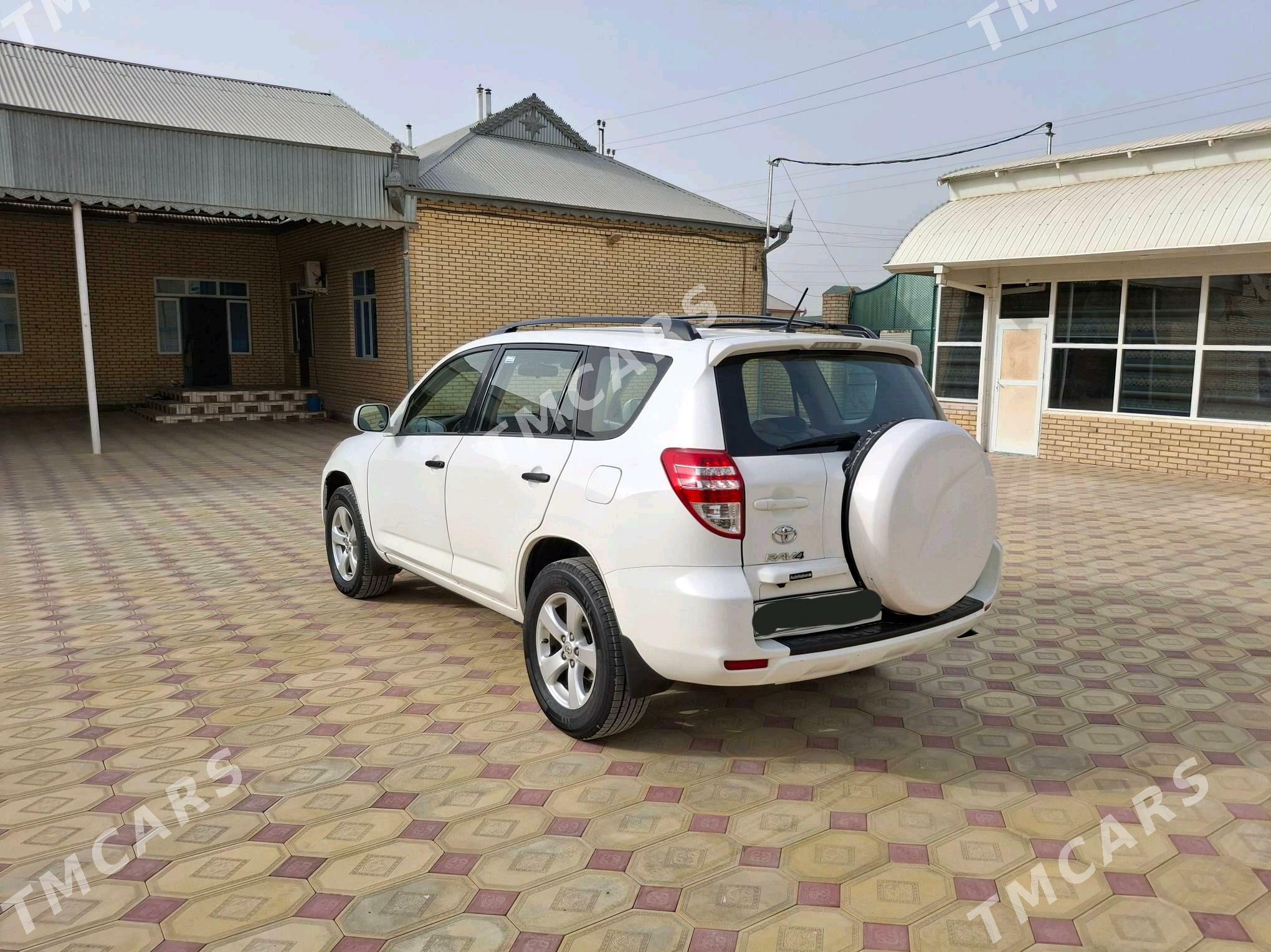 Toyota RAV4 2011 - 170 000 TMT - Мары - img 4