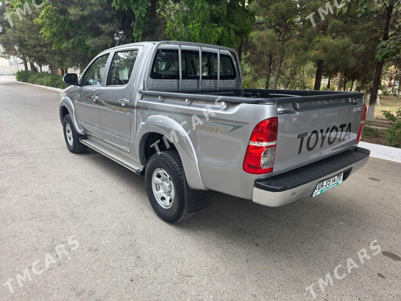 Toyota Hilux 2015 - 430 000 TMT - Мары - img 7