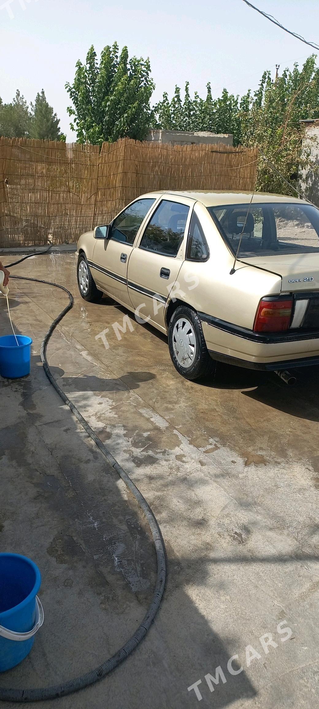 Opel Vectra 1992 - 27 000 TMT - Бахарден - img 3