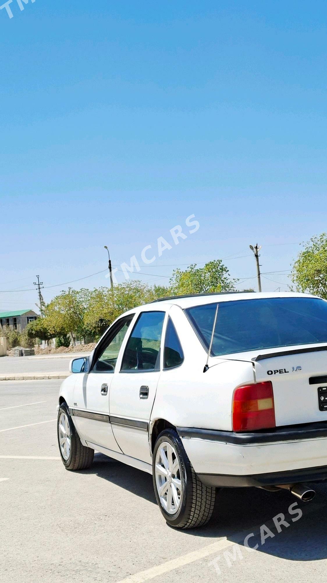 Opel Vectra 1991 - 25 000 TMT - Бузмеин - img 3