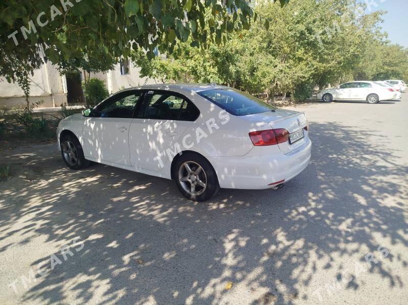 Volkswagen Jetta 2012 - 120 000 TMT - Бузмеин ГРЭС - img 4