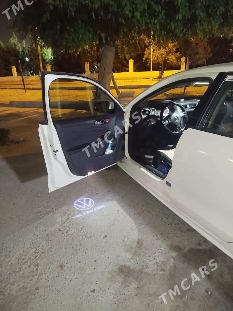 Volkswagen Jetta 2012 - 120 000 TMT - Бузмеин ГРЭС - img 3