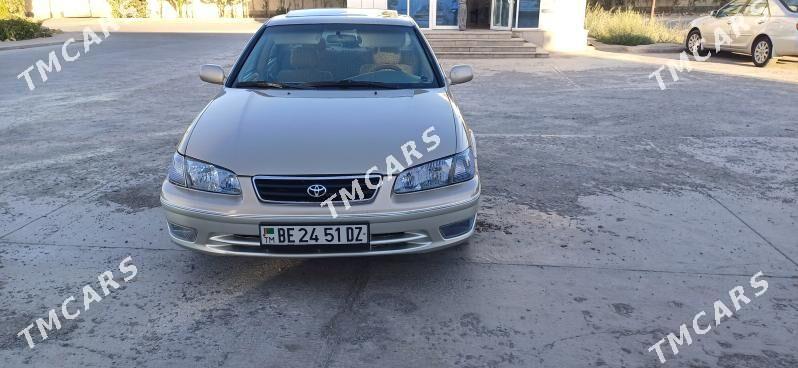 Toyota Camry 2001 - 147 000 TMT - Дашогуз - img 4