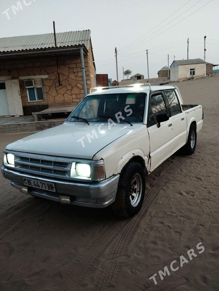 Toyota Hilux 1993 - 22 000 TMT - Esenguly - img 7