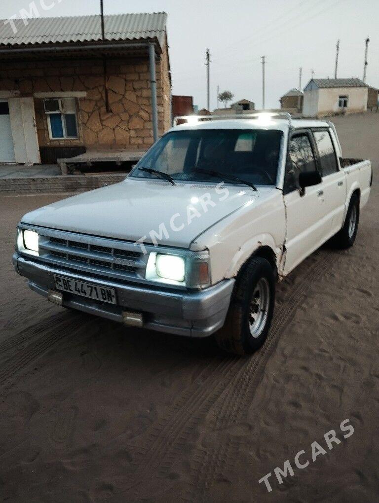 Toyota Hilux 1993 - 22 000 TMT - Esenguly - img 4