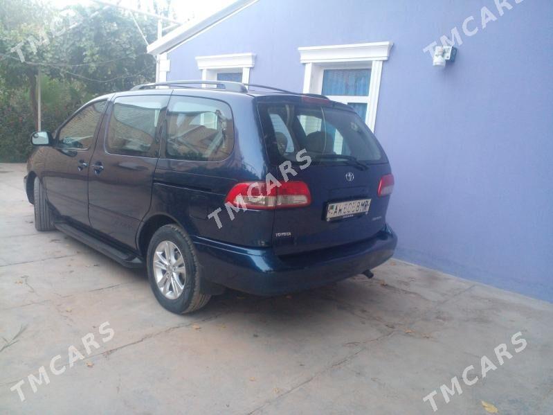 Toyota Sienna 2002 - 146 000 TMT - Baýramaly - img 3