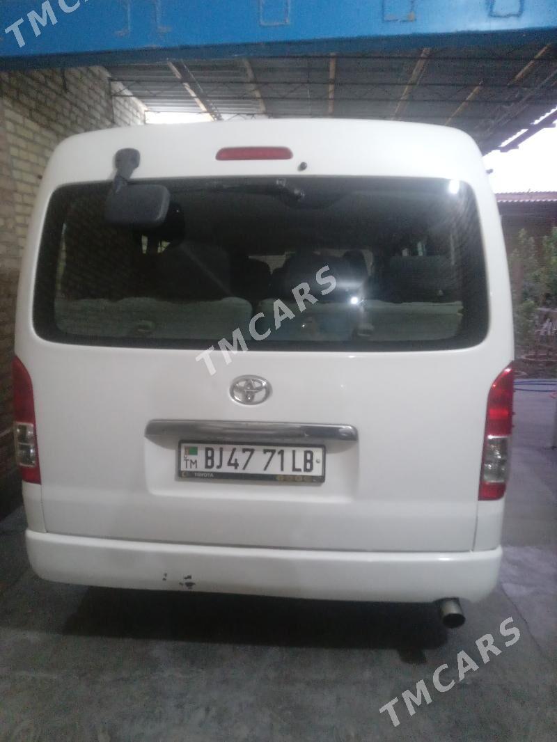 Toyota Hiace 2006 - 300 000 TMT - Саят - img 3