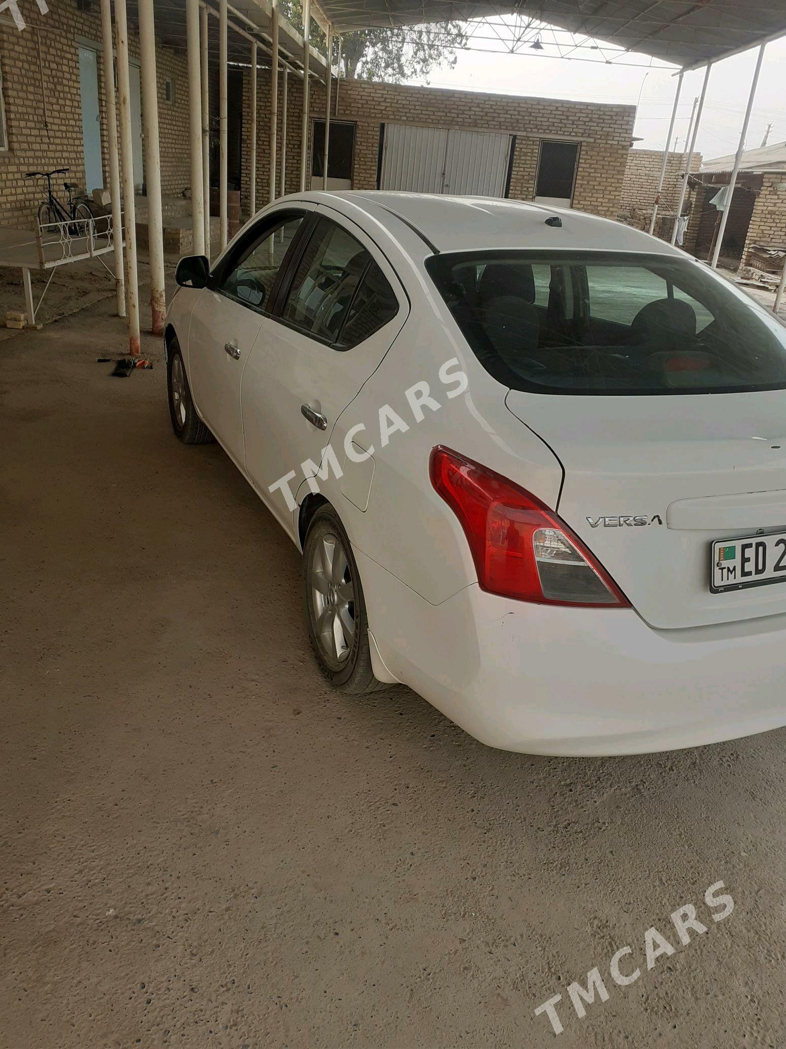 Nissan Versa 2012 - 95 000 TMT - Oguz han - img 4
