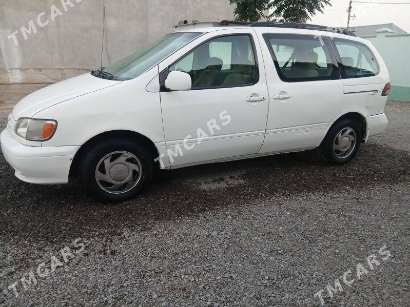 Toyota Sienna 2002 - 130 000 TMT - Яшлык - img 10