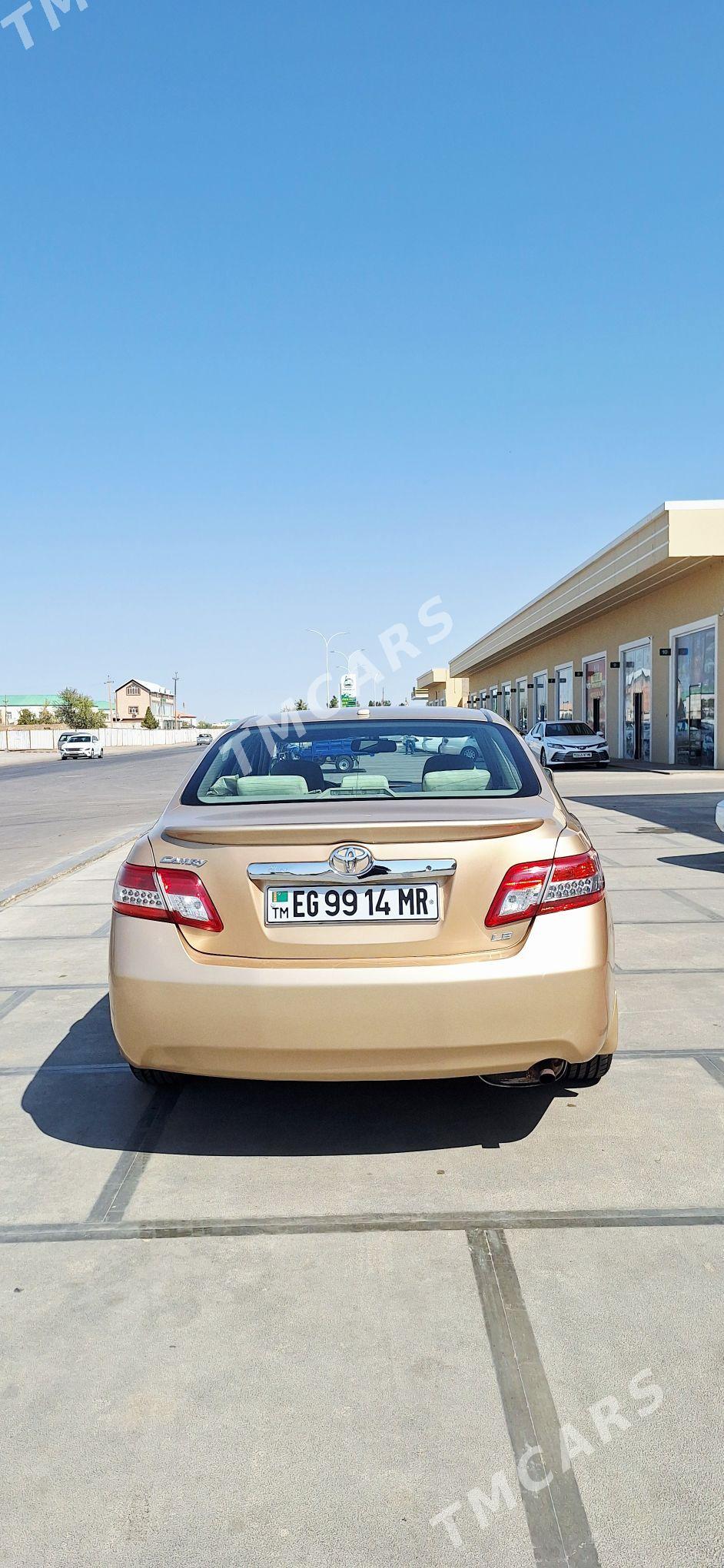 Toyota Camry 2010 - 180 000 TMT - Байрамали - img 2