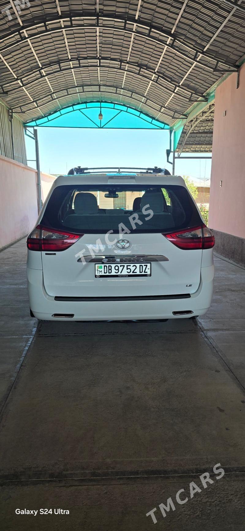 Toyota Sienna 2020 - 410 000 TMT - Дашогуз - img 3