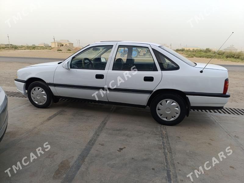 Opel Vectra 1992 - 33 000 TMT - Мары - img 5