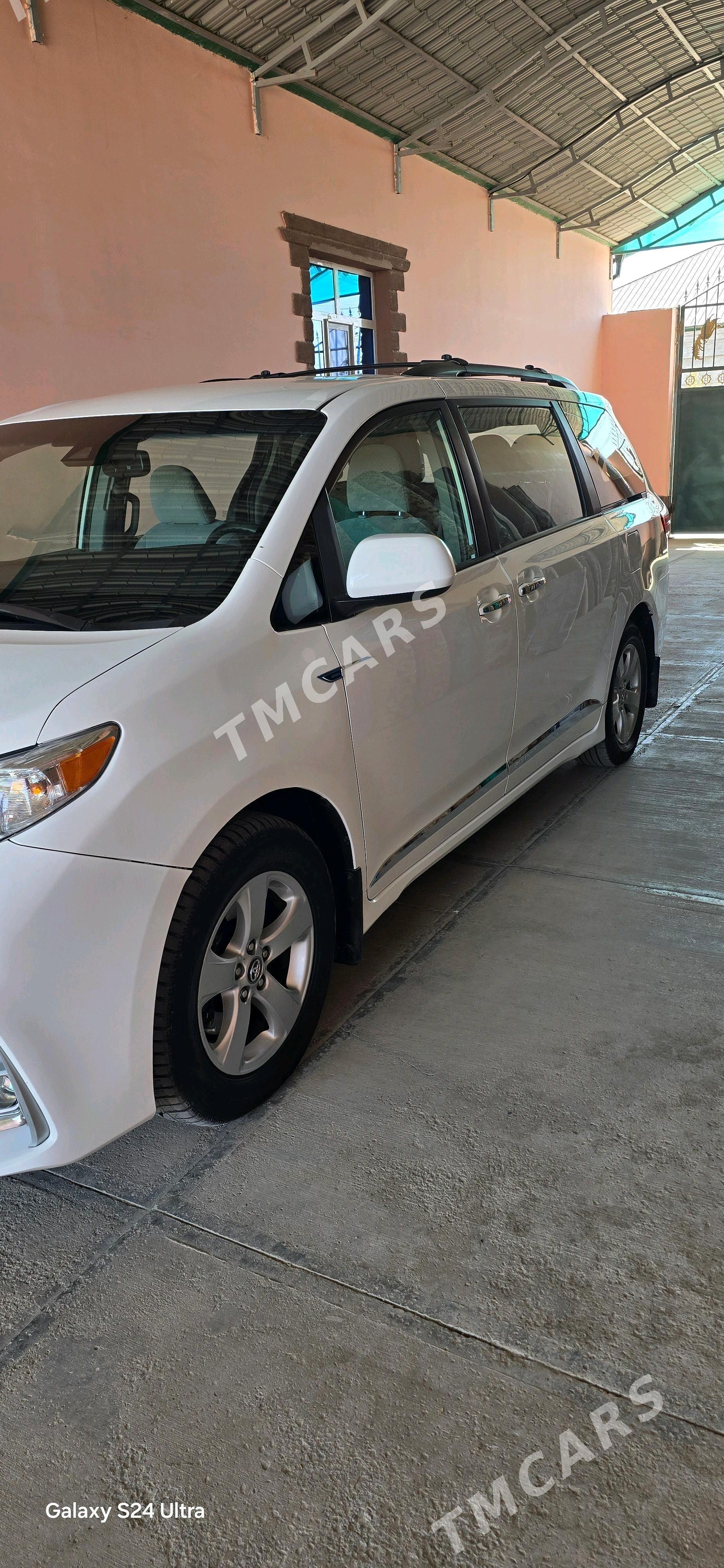 Toyota Sienna 2020 - 410 000 TMT - Дашогуз - img 7