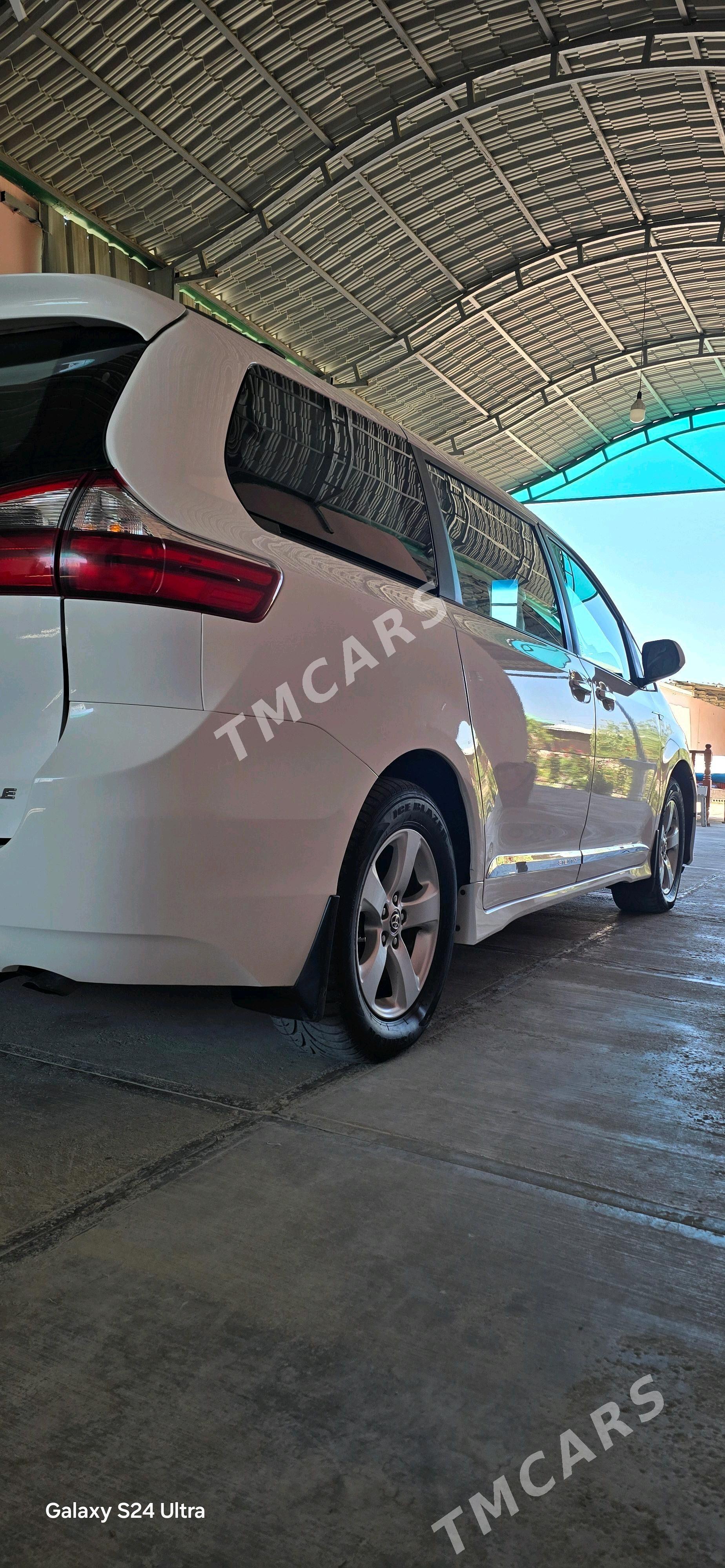 Toyota Sienna 2020 - 410 000 TMT - Дашогуз - img 8