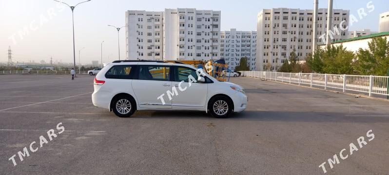 Toyota Sienna 2011 - 290 000 TMT - Ашхабад - img 9