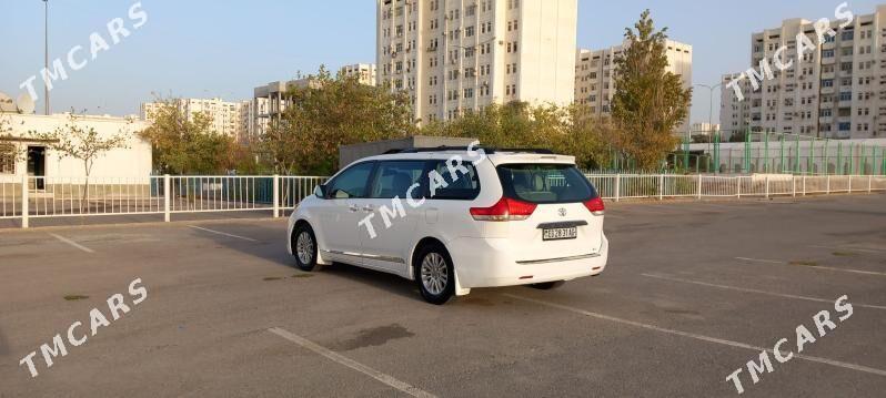 Toyota Sienna 2011 - 290 000 TMT - Ашхабад - img 2