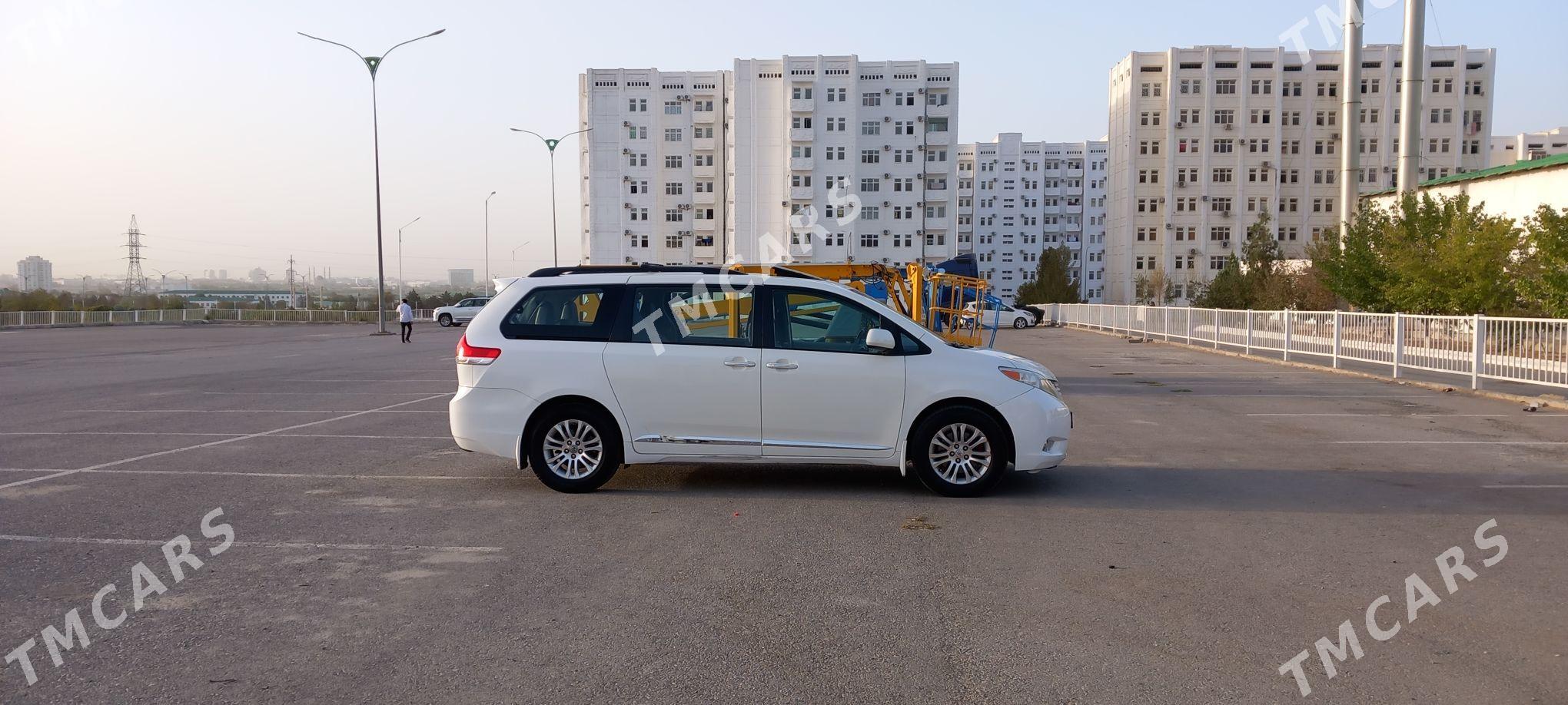 Toyota Sienna 2011 - 290 000 TMT - Ашхабад - img 5