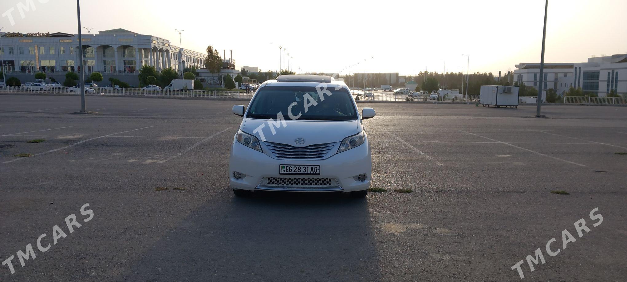 Toyota Sienna 2011 - 290 000 TMT - Ашхабад - img 8