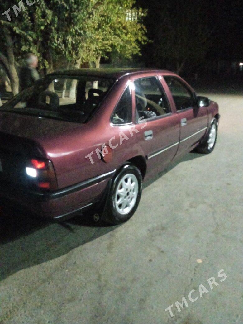 Opel Vectra 1990 - 25 000 TMT - Мары - img 2